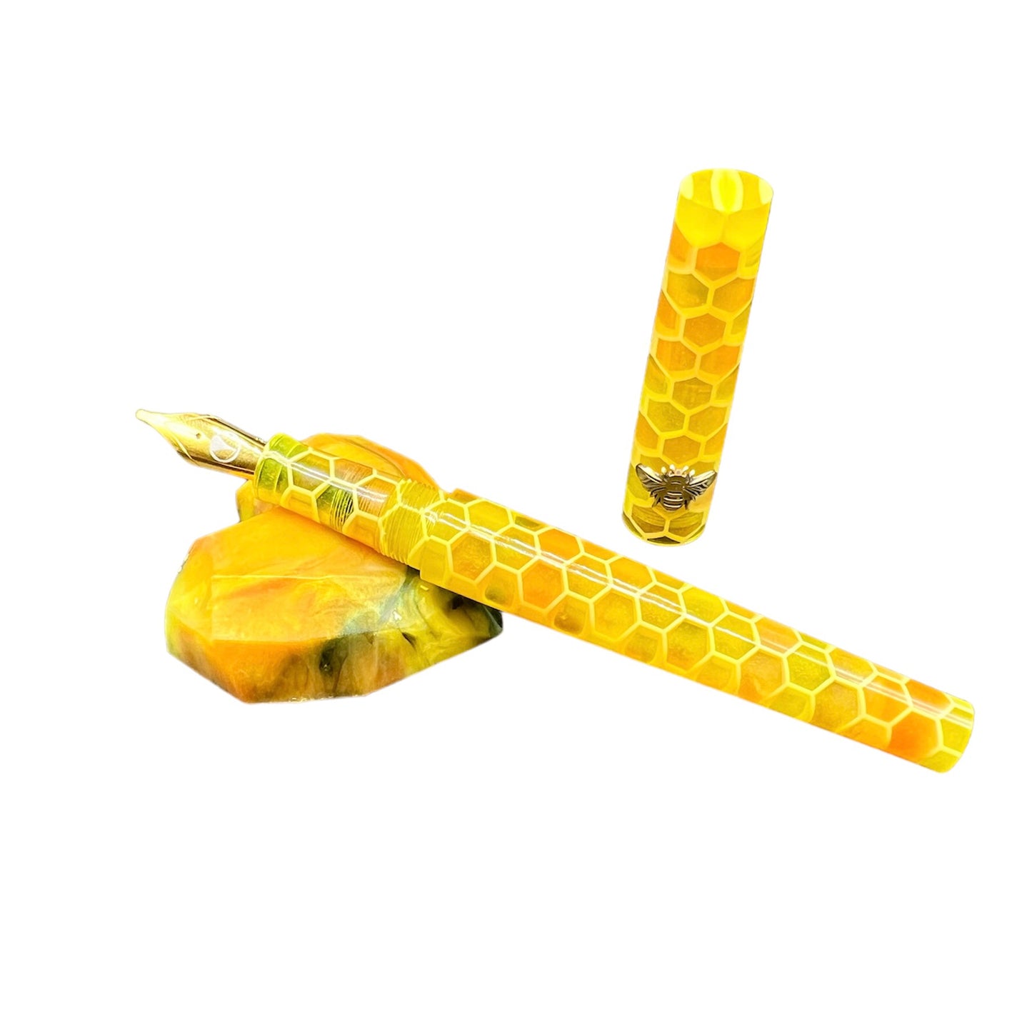 Bee’s Knees Honeycomb Churchill Fountain Pen